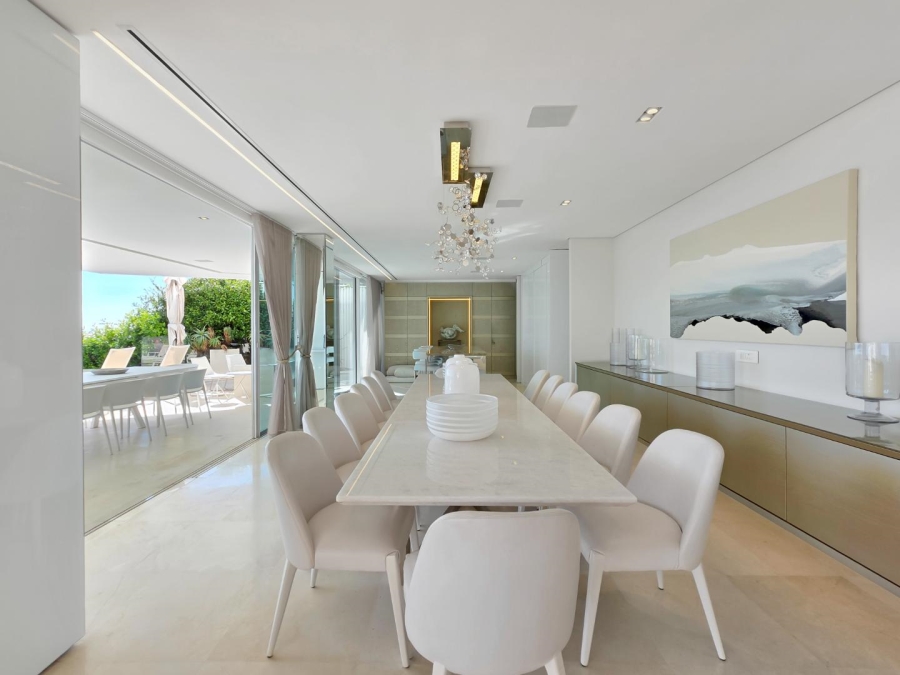 5 Bedroom Property for Sale in Fresnaye Western Cape